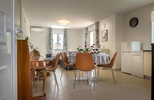 Sarsoni Apartment | Crni mačak