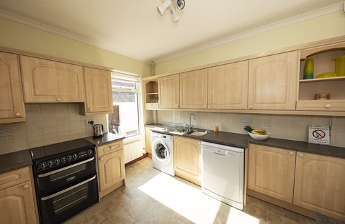 Crynant House | Croeso i Faircroft 5 star self-catering for 2 people with sea views in Rhossili.