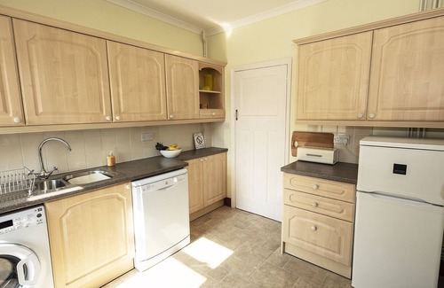 Crynant House | Croeso i Faircroft 5 star self-catering for 2 people with sea views in Rhossili.