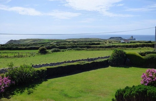 Crynant House | Croeso i Faircroft 5 star self-catering for 2 people with sea views in Rhossili.