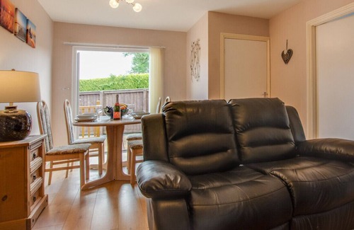 Llanteg House | Crofty Retreat - Two Bedroom House, Sleeps 4