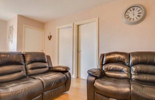 Llanteg House | Crofty Retreat - Two Bedroom House, Sleeps 4