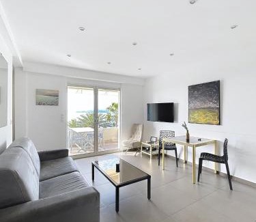 Pointe Croisette Apartment | Croisette I - 4 pers - Front de mer - Climatisé