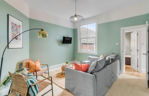Cromer Apartment | Cromer 2 Bed Apartment Near Beach Free Parking Included
