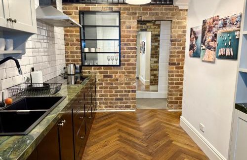 Cronulla Apartment | Cronulla Beach Escape - Walk To Beach - Parking