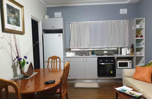Cronulla Apartment | Cronulla - Charming, Quiet 1 Bedroom Apartment