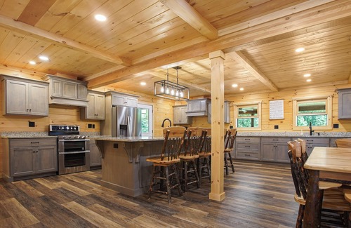 Equinunk Cabin | Crooked Creek Retreat w/ Pickleball, Fire Pit, Tennis and More!