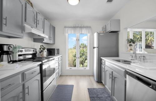 Oceanmarsh Subdivision House | Crooked Palm - Marsh Views on Nautical Watch with pool access
