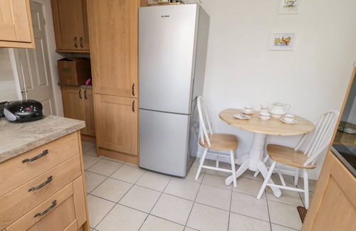 Timsbury Cottage | Crooked Well