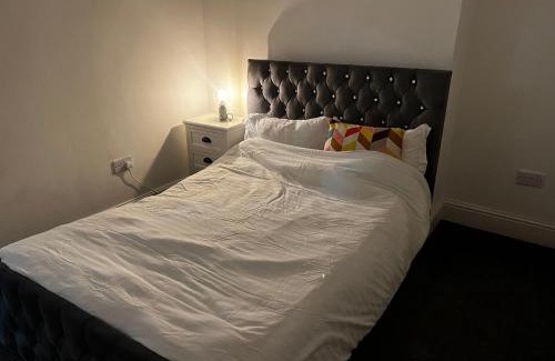 Waterloo Apartment | Crosby Marina Apartment