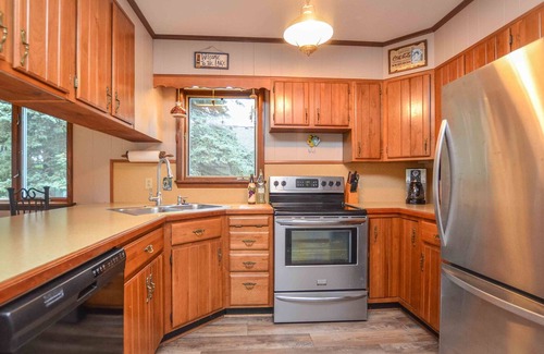 Penn Yan House | Crosby Point: "Finger Lake home away from home"