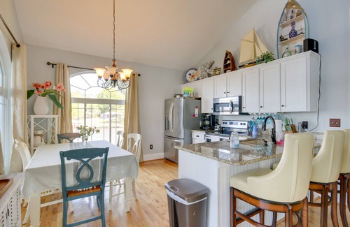 Cross Hill House | Cross Hill Lake House Rental w/Panoramic Views