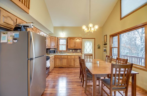 Crosslake Cottage | Cross Lake Retreat w/Dock, Deck & Paddleboards!