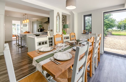 Westleigh House | Crossbury House - Four Bedroom House, Sleeps 8