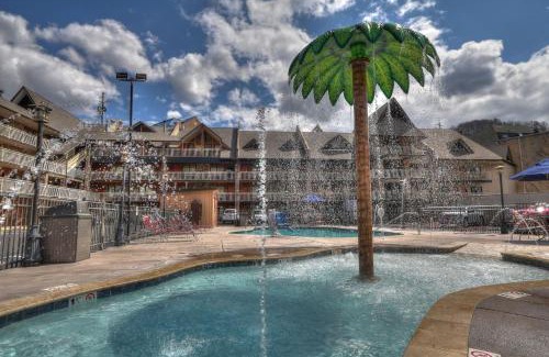 Gatlinburg Hotel | Crossroads Inn & Suites