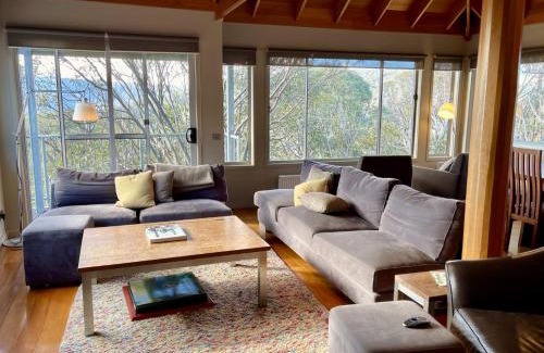 Falls Creek Apartment | Crow's Nest 2