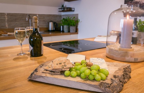 Llanfaethlu Apartment | Crow's Nest - a coastal that sleeps 2 guests in 1 bedroom