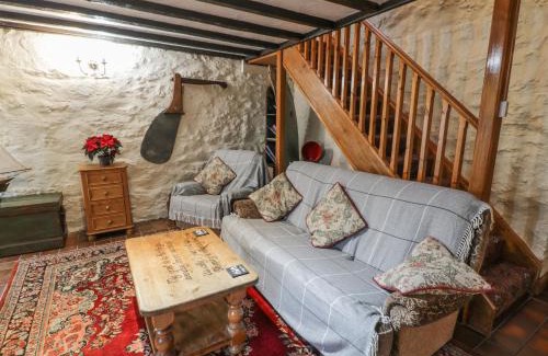 Tyn-y-Gongl House | Crow's Nest Cottage