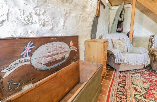 Tyn-y-Gongl House | Crow's Nest Cottage