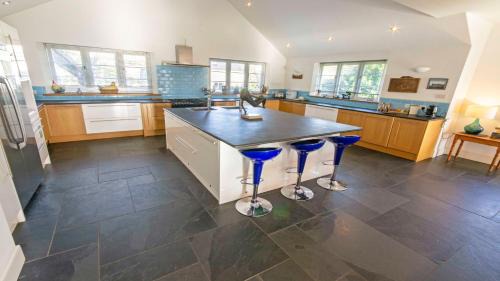 Georgeham House | Crowborough Farm - Impressive & Sophisicated home surrounded by unspoilt countryside in Georgeham - Dog Friendly, sleeps 14