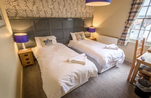 Woking Hotel | Crown and Anchor