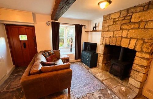 Stroud House | Crown Cottage by MaisonPro