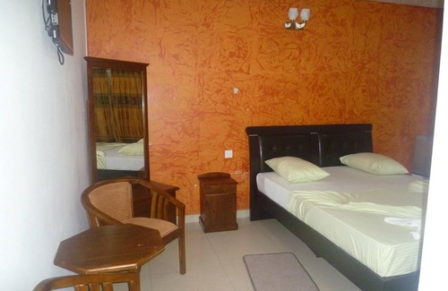 Anuradhapura Hotel | Crown Grand Hotel