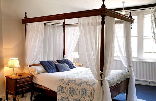 Saffron Walden Bed & Breakfast | Crown House Hotel