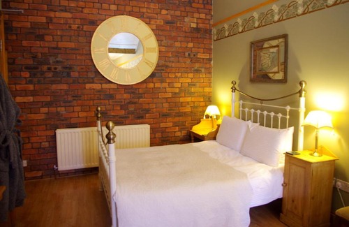 Elland House | Crown House Suites