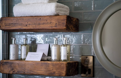 Pooley Bridge Hotel | Crown Inn at Pooley Bridge