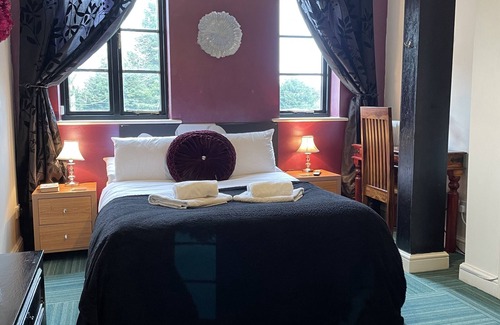 Chapel Hill Hotel | Crown Lodge Bed & Breakfast