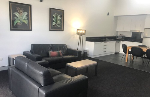 Cooks Hill Apartment | Crown on Darby