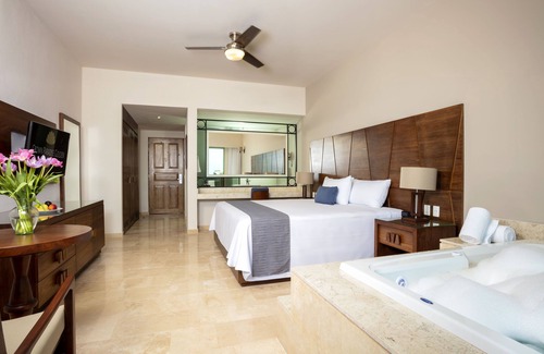 North Hotel Zone Resort | Crown Paradise Golden Puerto Vallarta All Inclusive