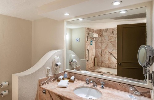 North Hotel Zone Resort | Crown Paradise Golden Puerto Vallarta All Inclusive