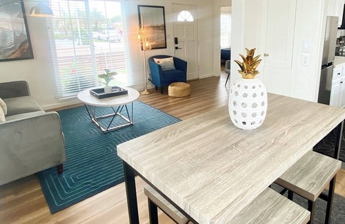 Crown Point House | Crown Point 2B Home w/Backyard 2 Blocks to Bay