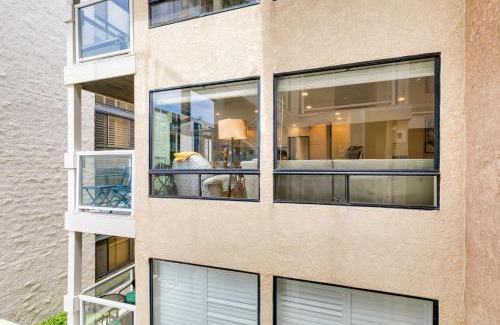 Crown Point Apartment | Crown Point 3BR Bay and Beach View Parking W D