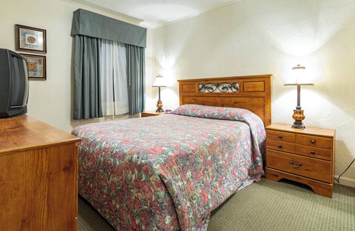 Lake Tansi Condo | Crown Resorts Lake Tansi East 3 Bed, 2 Bath Condo w/ 1 King, 2 Queen Beds
