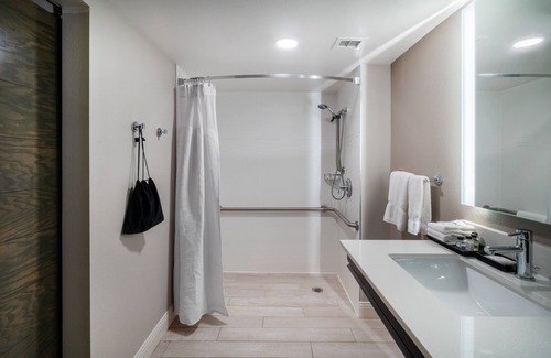 Peachtree City Hotel | Crowne Plaza Atlanta SW - Peachtree City by IHG