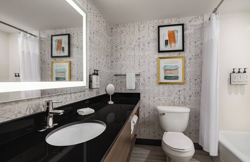 Auburn Hills Hotel | Crowne Plaza Auburn Hills by IHG