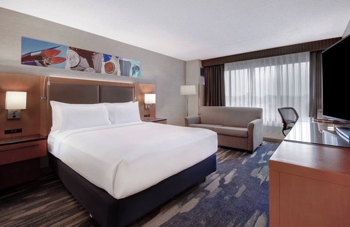 Auburn Hills Hotel | Crowne Plaza Auburn Hills by IHG