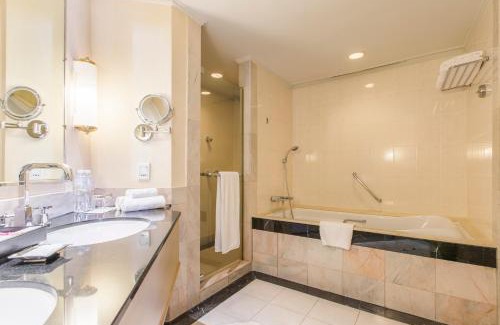 Silom Hotel | Crowne Plaza Bangkok Lumpini Park by IHG