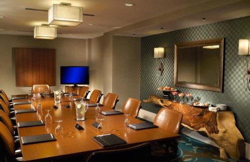 North Charleston Hotel | Crowne Plaza Charleston by IHG