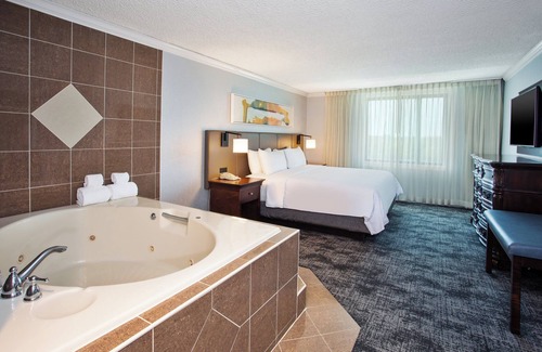 Northbrook Hotel | Crowne Plaza Chicago-Northbrook by IHG