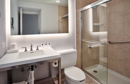 Northbrook Hotel | Crowne Plaza Chicago-Northbrook by IHG