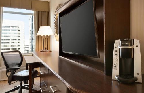 Crystal City Hotel | Crowne Plaza Crystal City-Washington, D.C. by IHG