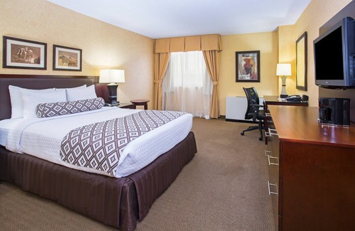 Dupont Hotel | Crowne Plaza Denver Airport Convention Ctr, an IHG Hotel