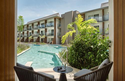 Wailoloa Hotel | Crowne Plaza Fiji Nadi Bay Resort & Spa by IHG