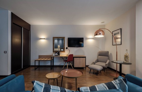 Rejas Hotel | Crowne Plaza Madrid Airport by IHG