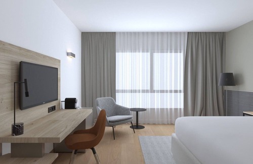 Rejas Hotel | Crowne Plaza Madrid Airport by IHG