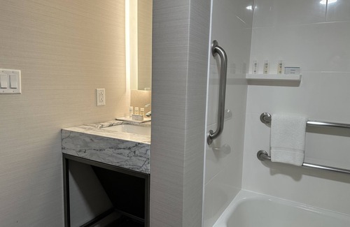 Nashville Hotel | Crowne Plaza Nashville Airport by IHG